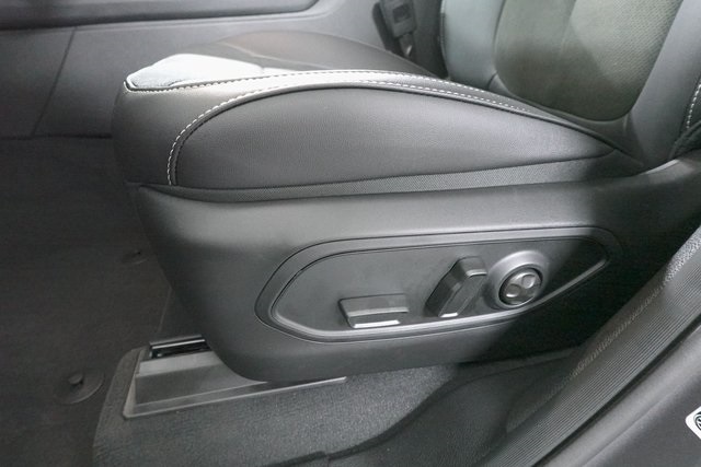 2025 Jeep Grand Cherokee Laredo Altitude photo 12