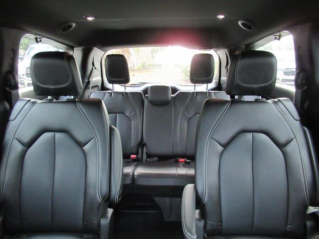 2023 Chrysler Pacifica Touring L photo 25
