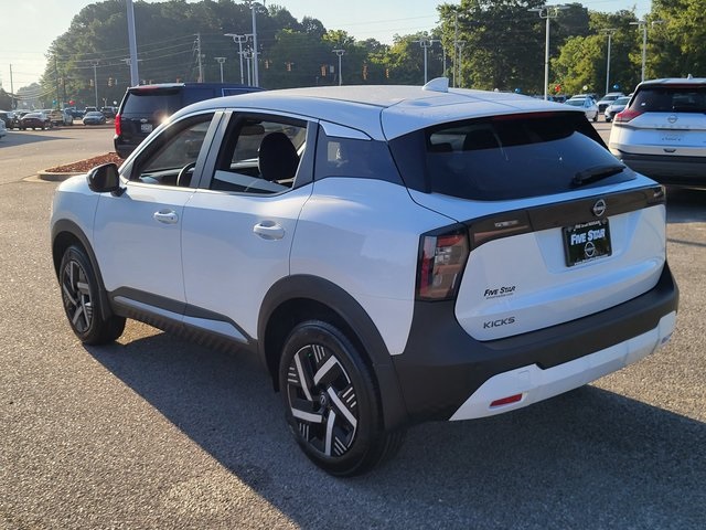 2025 Nissan Kicks SV photo 4