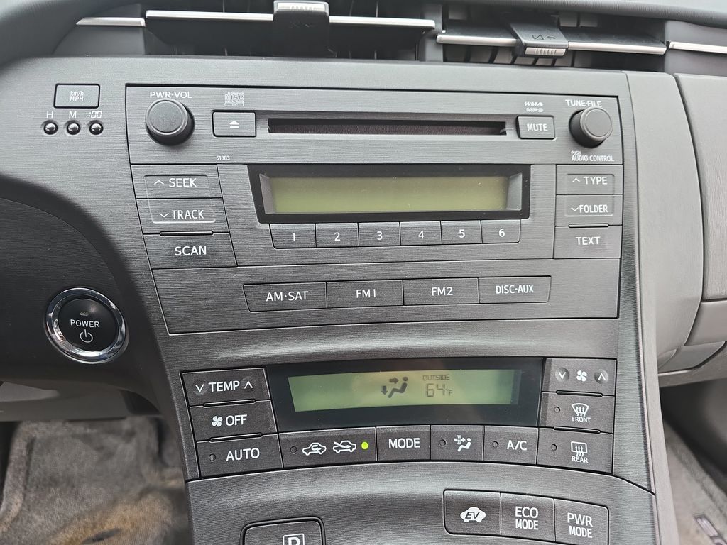 2010 Toyota Prius Two photo 18