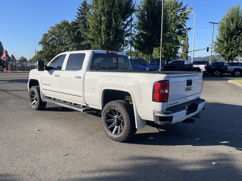 2017 Gmc Sierra 2500 HD Denali photo 3