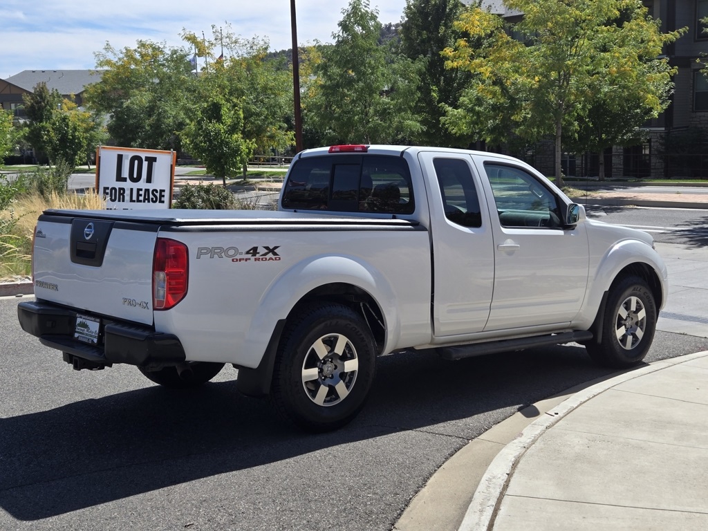 2012 Nissan Frontier PRO-4X photo 2