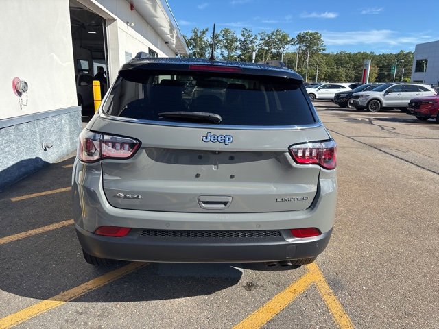 2022 Jeep Compass Limited photo 5