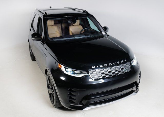 2023 Land Rover Discovery Metropolitan Edition photo 27