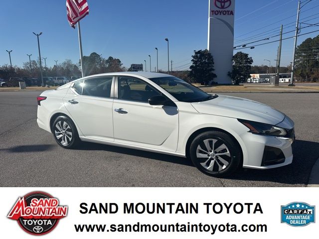 2024 Nissan Altima S's photo