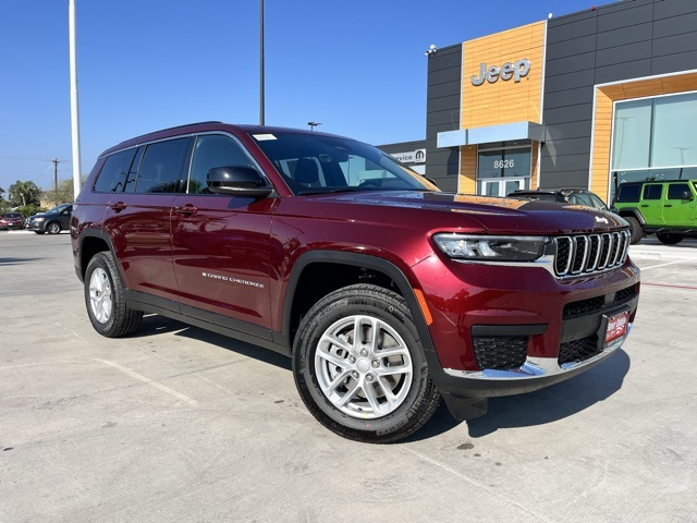 2025 Jeep Grand Cherokee L Laredo's photo