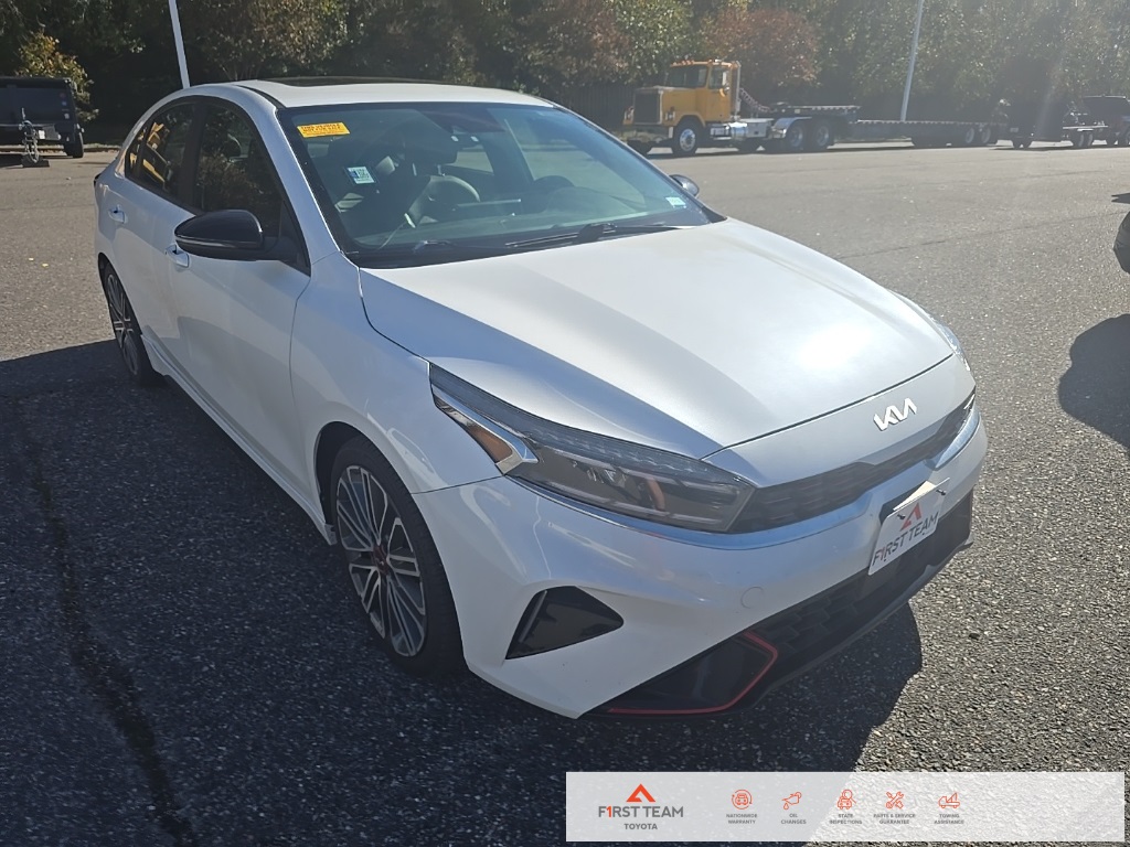 2023 Kia Forte GT photo 3