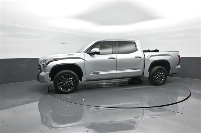 2025 Toyota Tundra Platinum photo 3