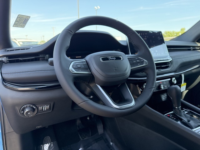 2025 Jeep Compass North Edition Latitude photo 12