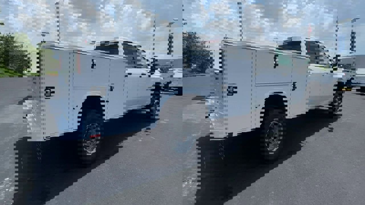 2024 Chevrolet Silverado 3500HD Work Truck photo 8