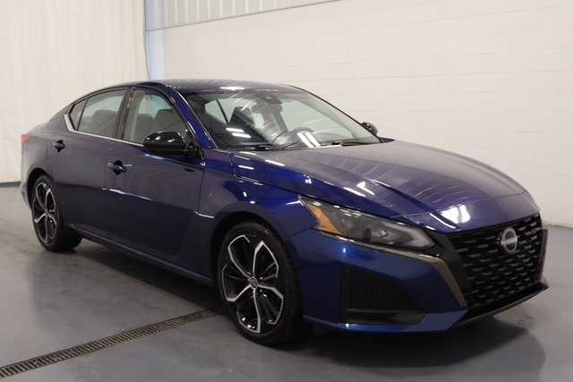 2024 Nissan Altima 2.5 SR photo 2