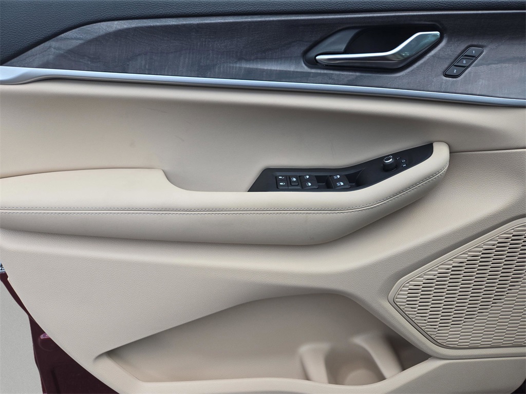 2025 Jeep Grand Cherokee Limited photo 15