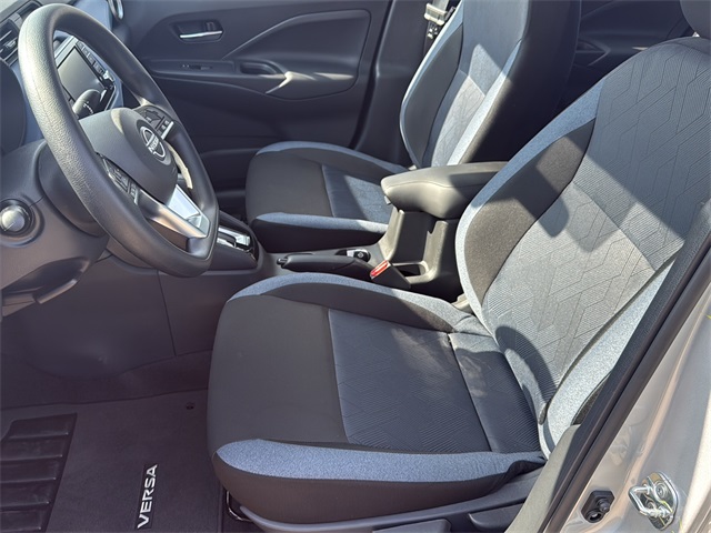 2025 Nissan Versa 1.6 SV photo 15