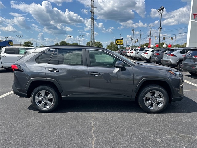2025 Toyota RAV4 XLE photo 2