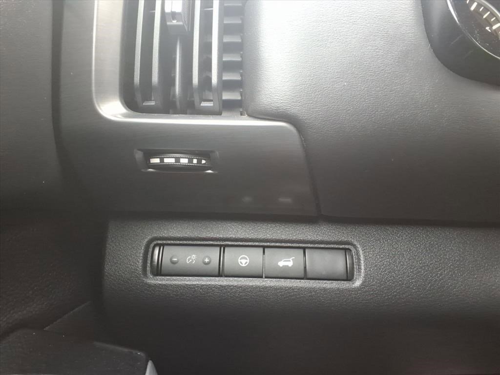 2022 Nissan Pathfinder SL photo 19