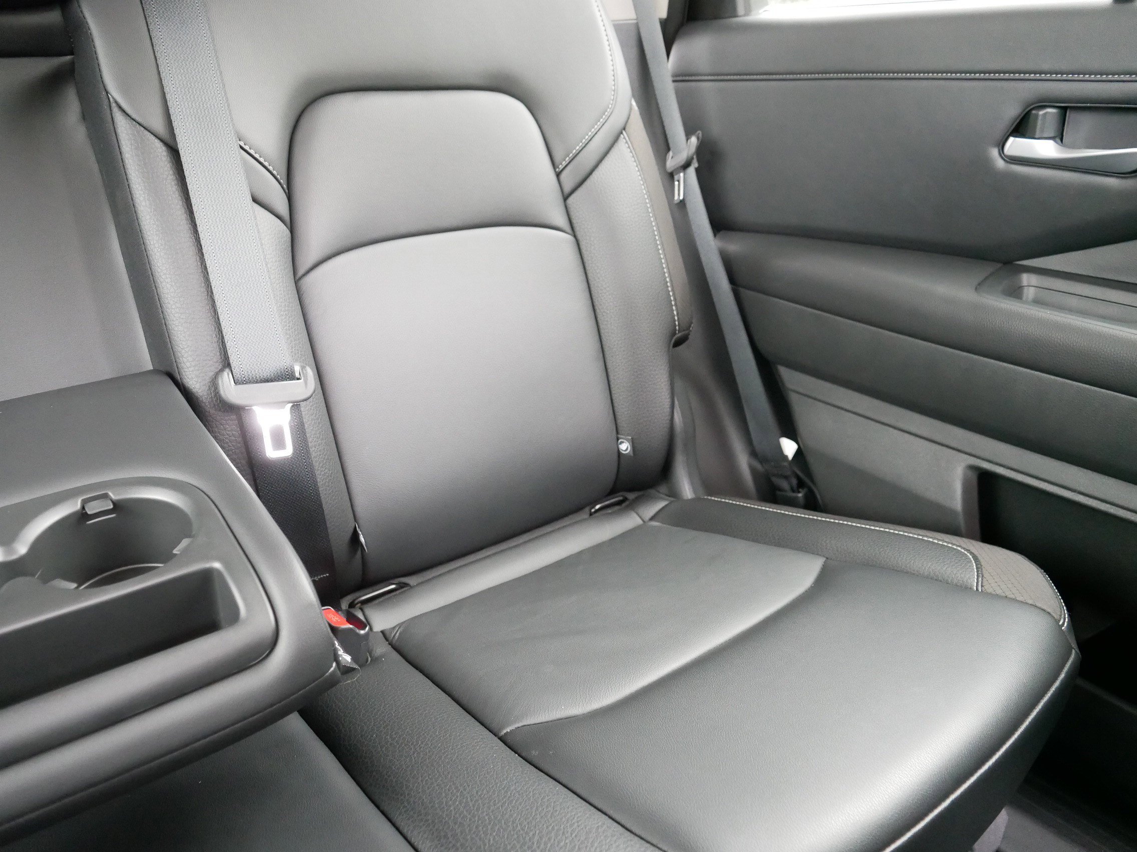 2024 Nissan Pathfinder SL photo 14