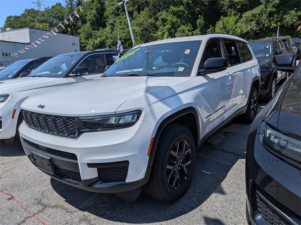 2025 Jeep Grand Cherokee L Altitude's photo