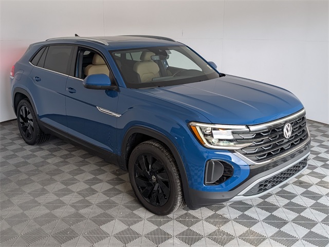 2025 Volkswagen Atlas Cross Sport SE Technology photo 2