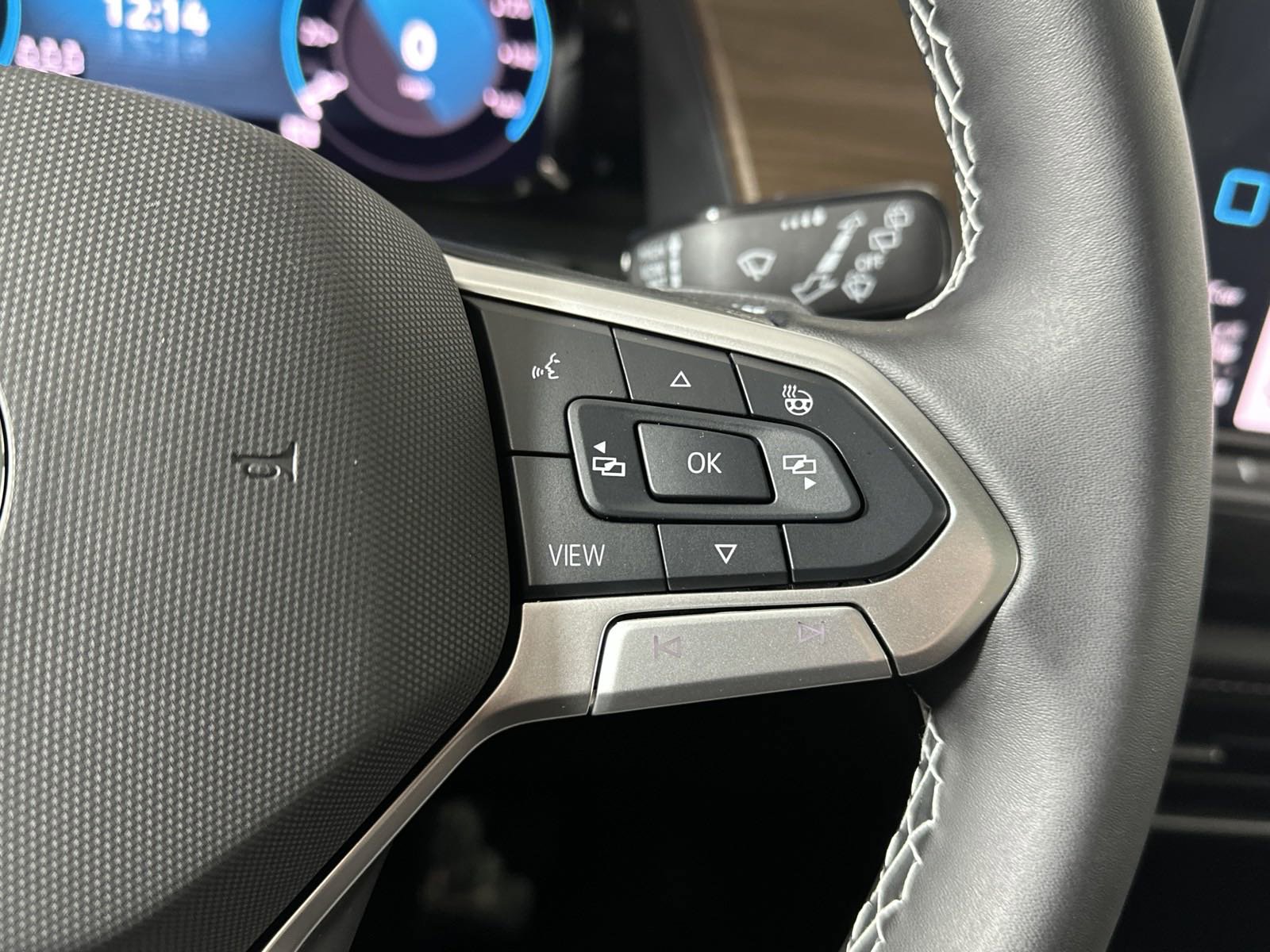 2025 Volkswagen Atlas SE Technology photo 16