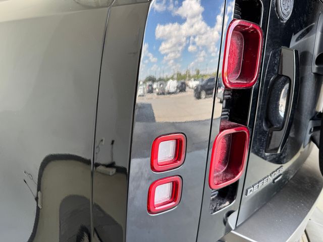 2021 Land Rover Defender 90 X-Dynamic S photo 32