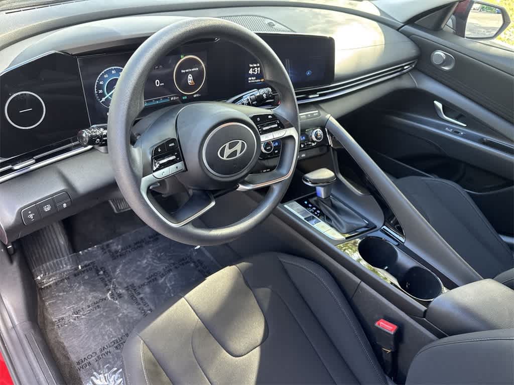 2024 Hyundai Elantra Hybrid Blue photo 10