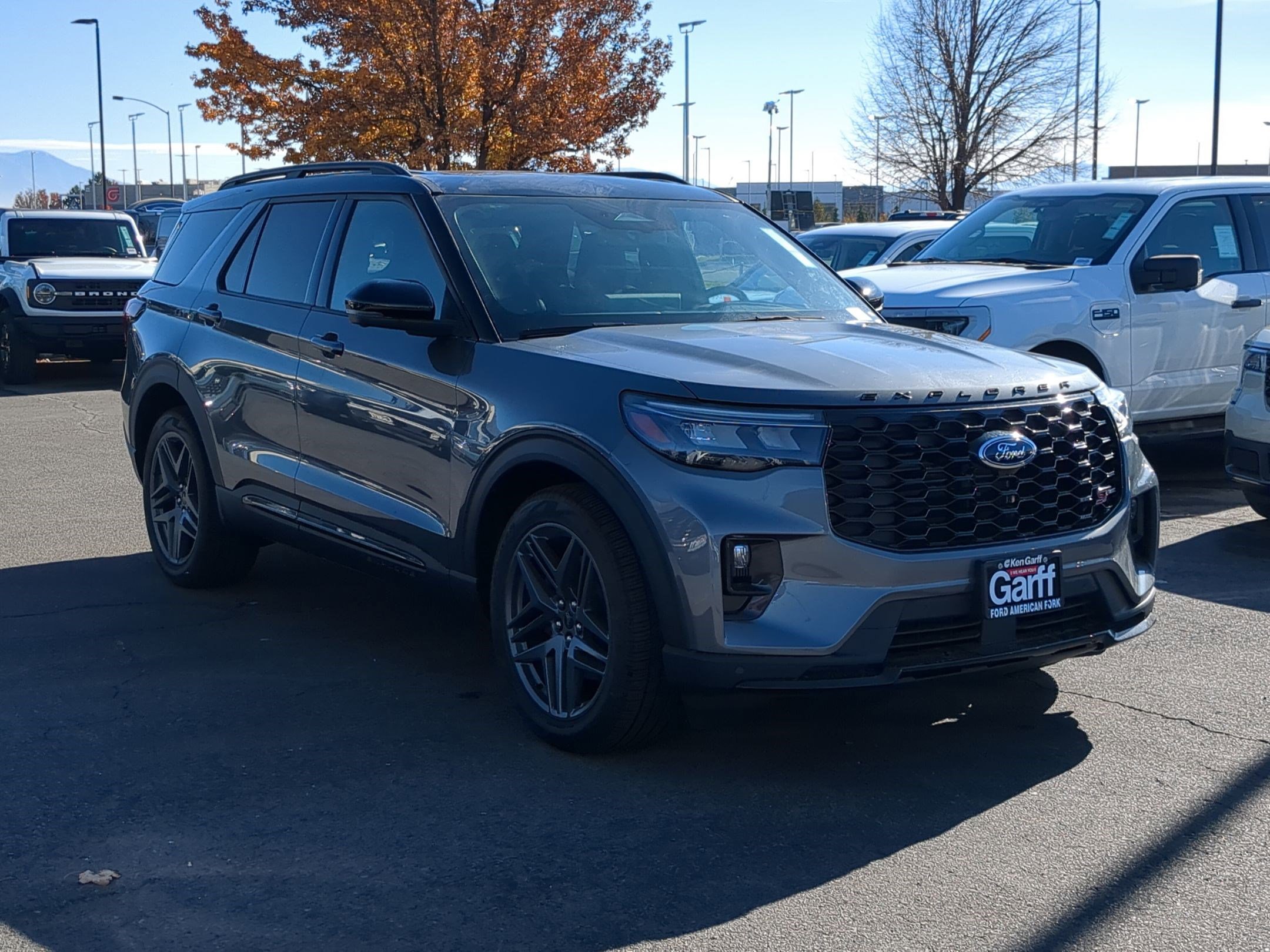 2025 Ford Explorer ST's photo