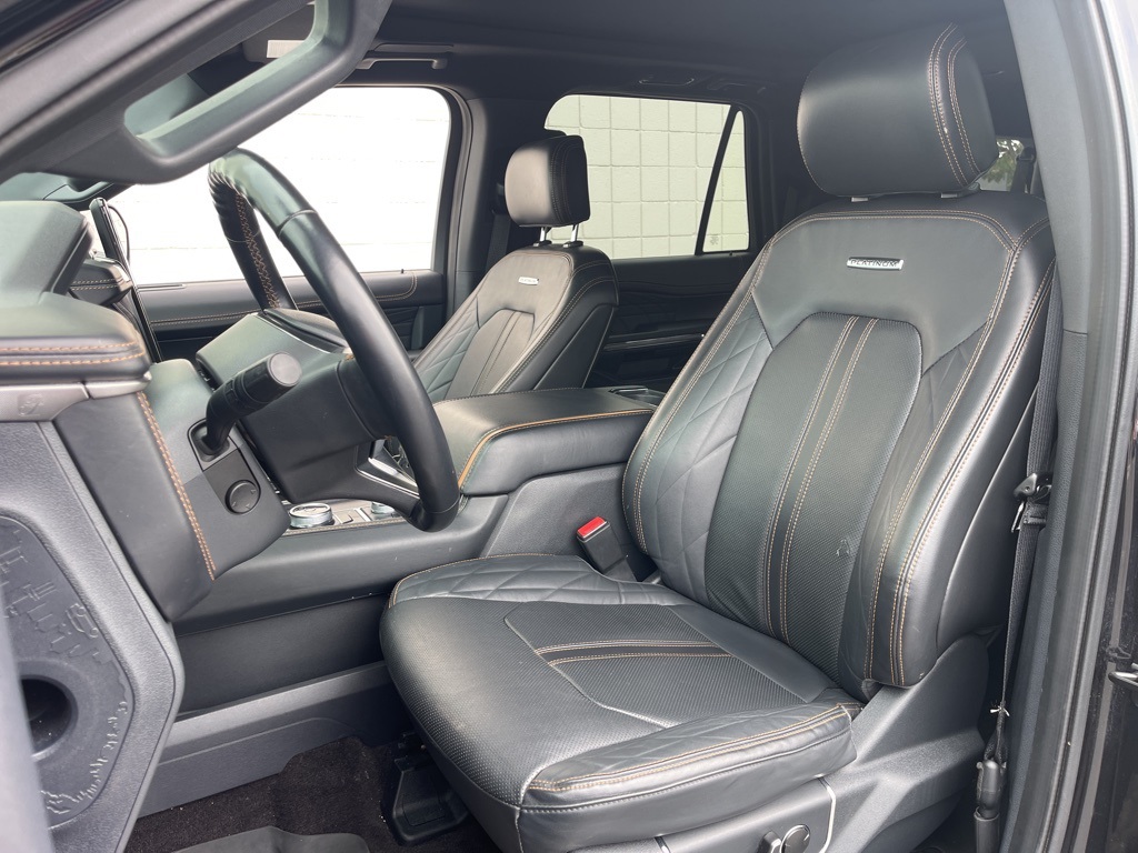 2022 Ford Expedition MAX Platinum photo 14