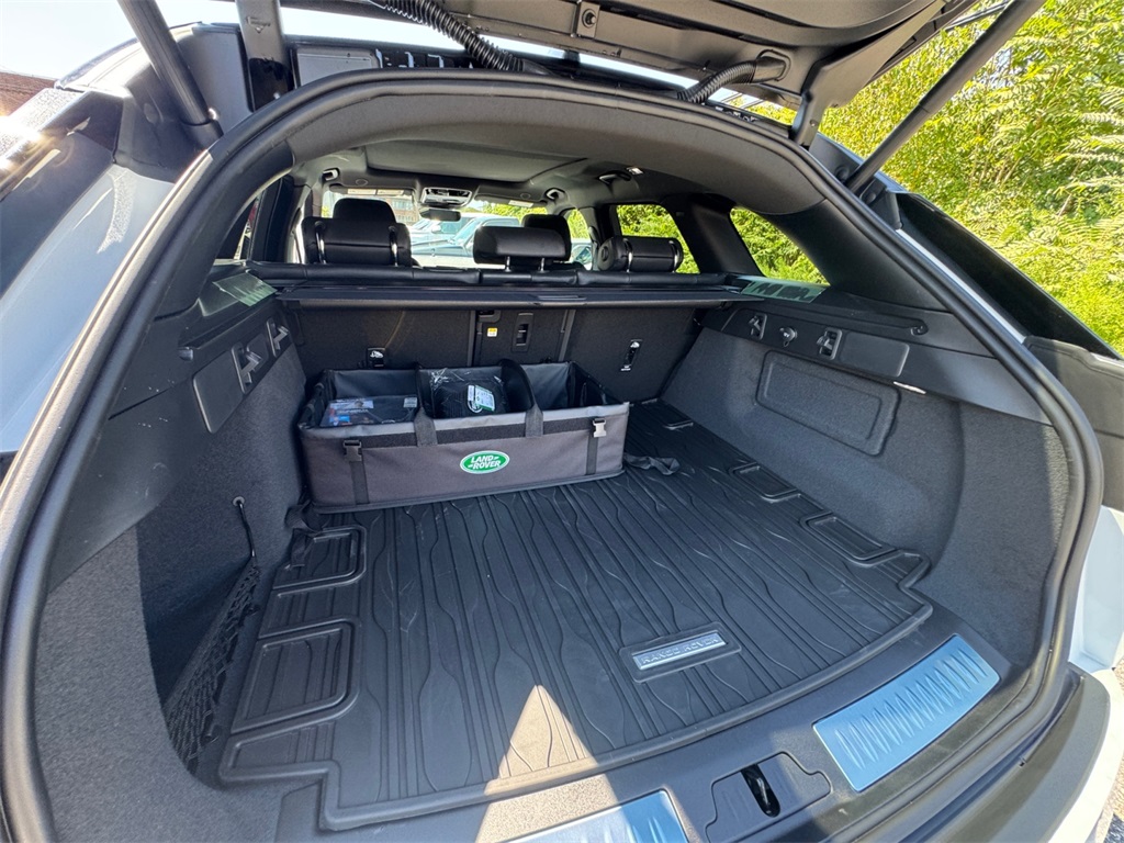 2026 Land Rover Range Rover Velar S photo 18