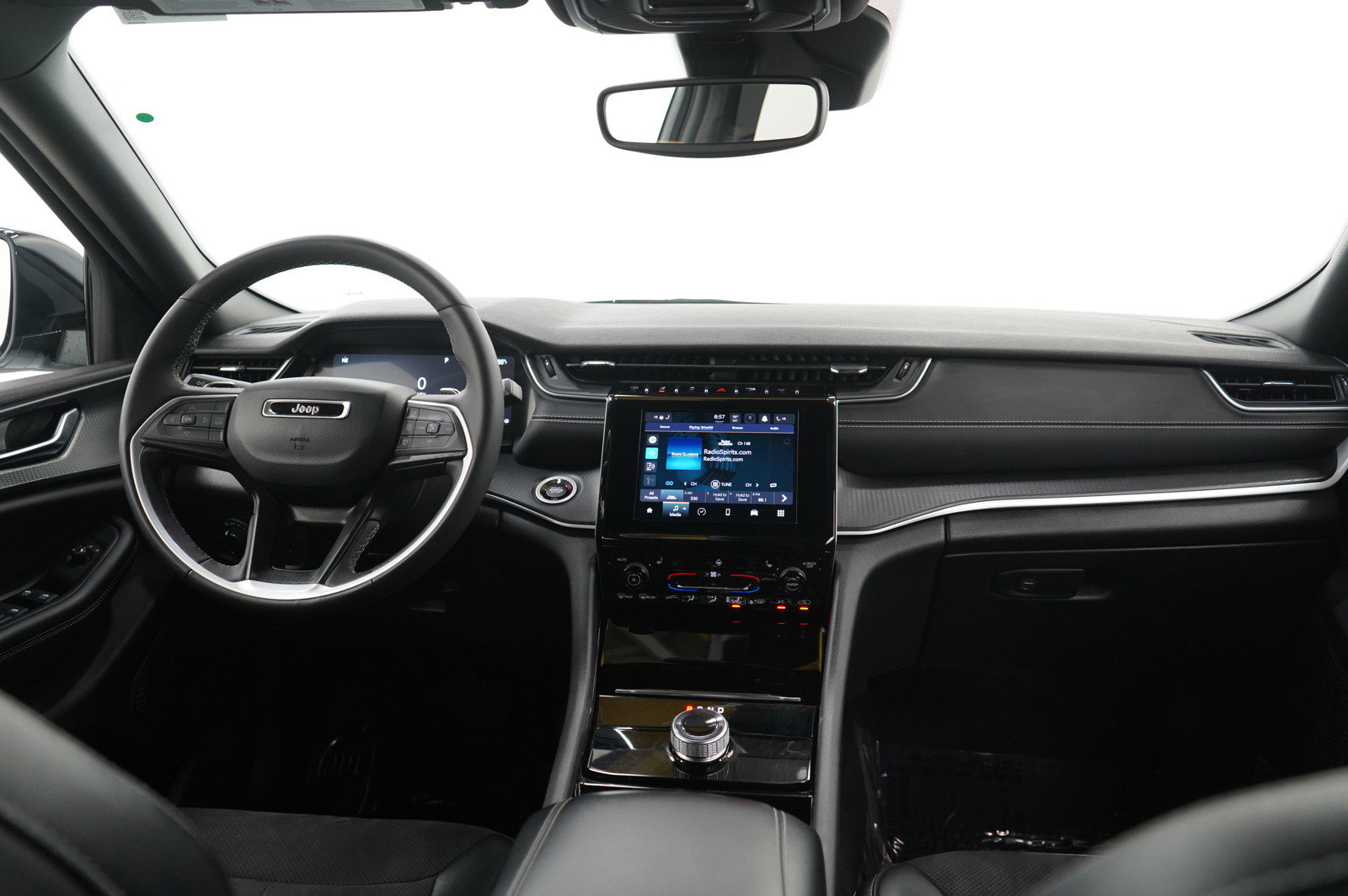 2023 Jeep Grand Cherokee Altitude photo 13