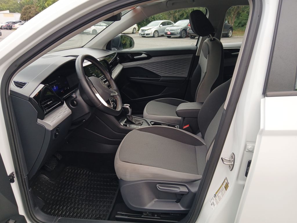 2024 Volkswagen Taos S photo 8