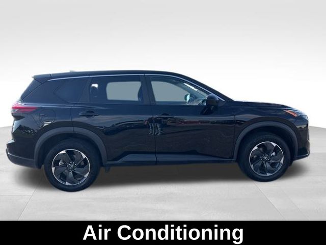 2024 Nissan Rogue SV photo 3