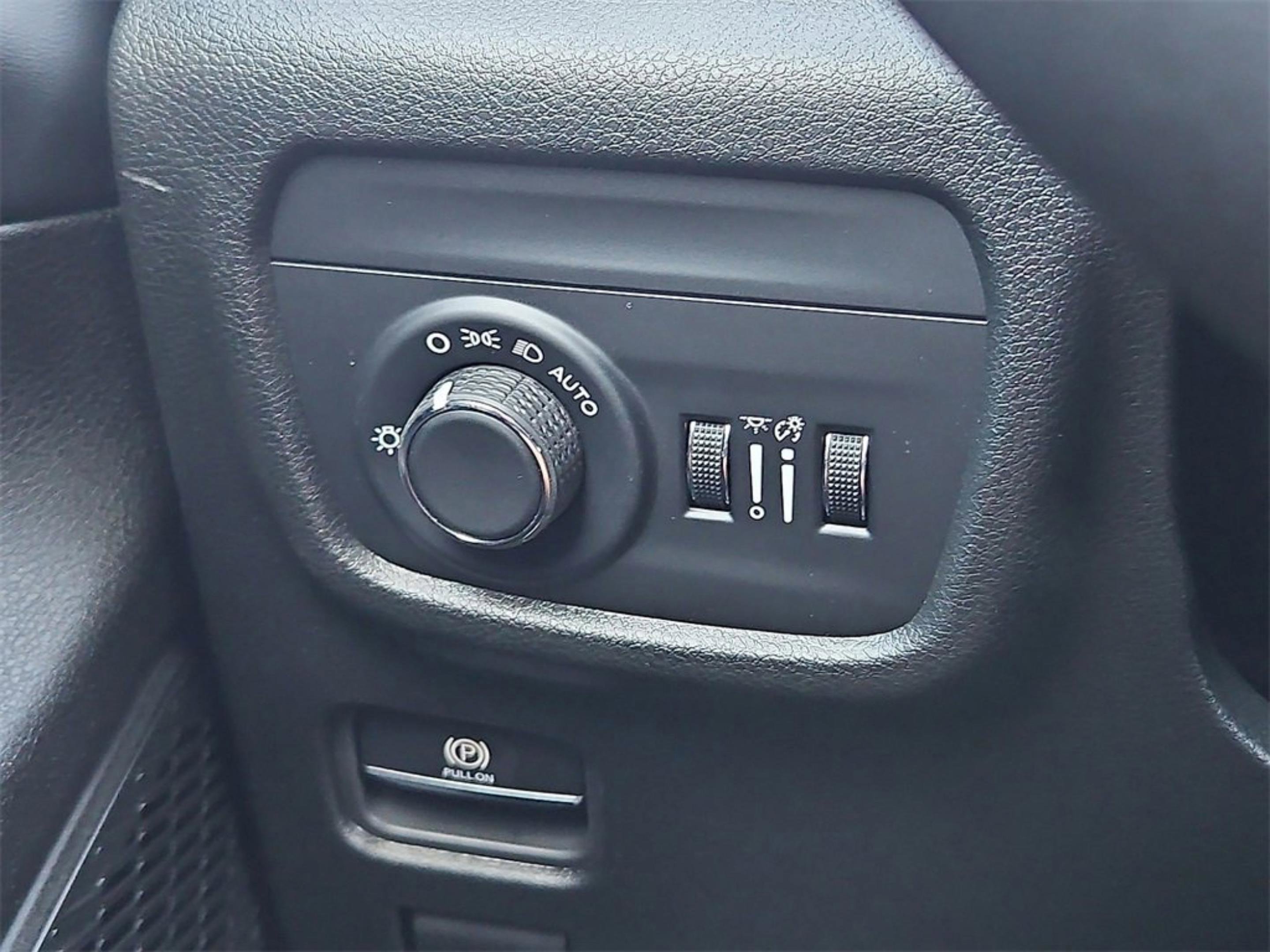 2025 Jeep Grand Cherokee Laredo X photo 15