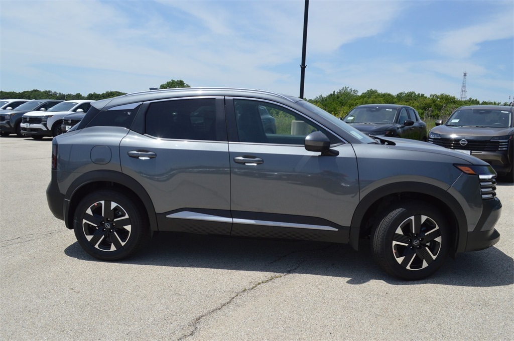 2025 Nissan Kicks SV photo 4