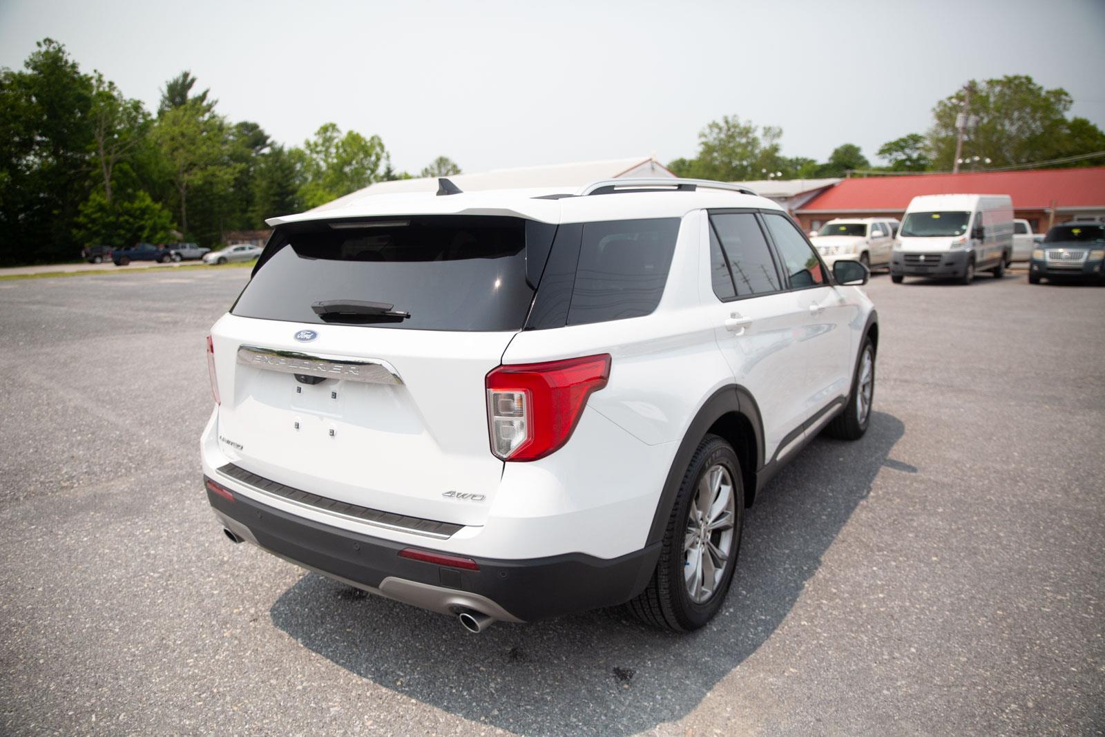 2023 Ford Explorer Limited photo 2