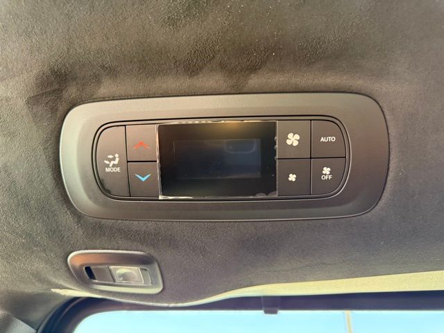 2026 Chrysler Pacifica Pinnacle photo 23