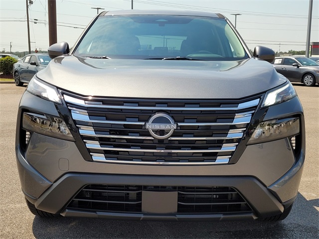 2026 Nissan Rogue SV photo 4