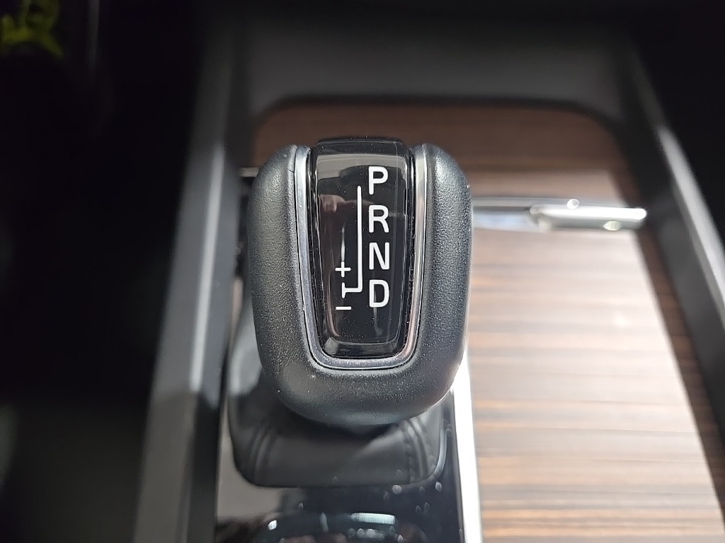 2021 Volvo XC60 T5 Momentum photo 16