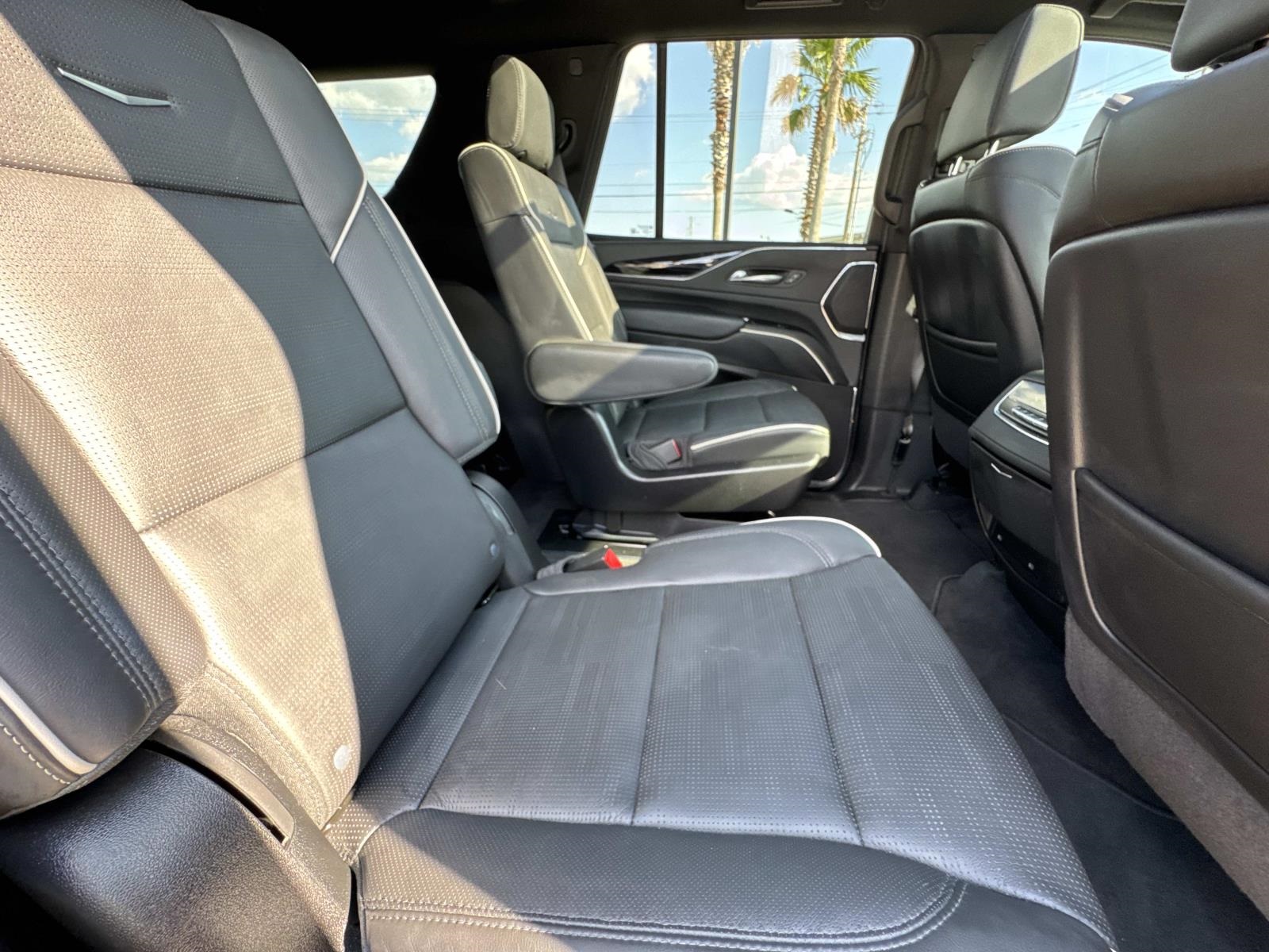 2024 Cadillac Escalade Sport photo 8