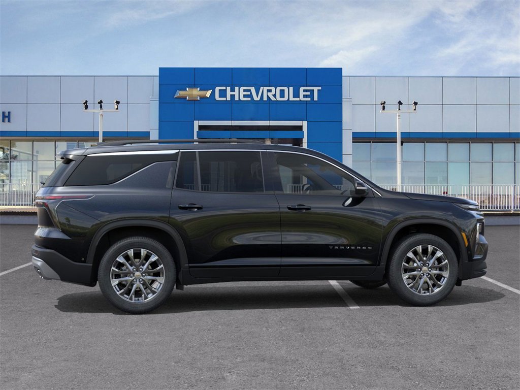 2026 Chevrolet Traverse photo 2