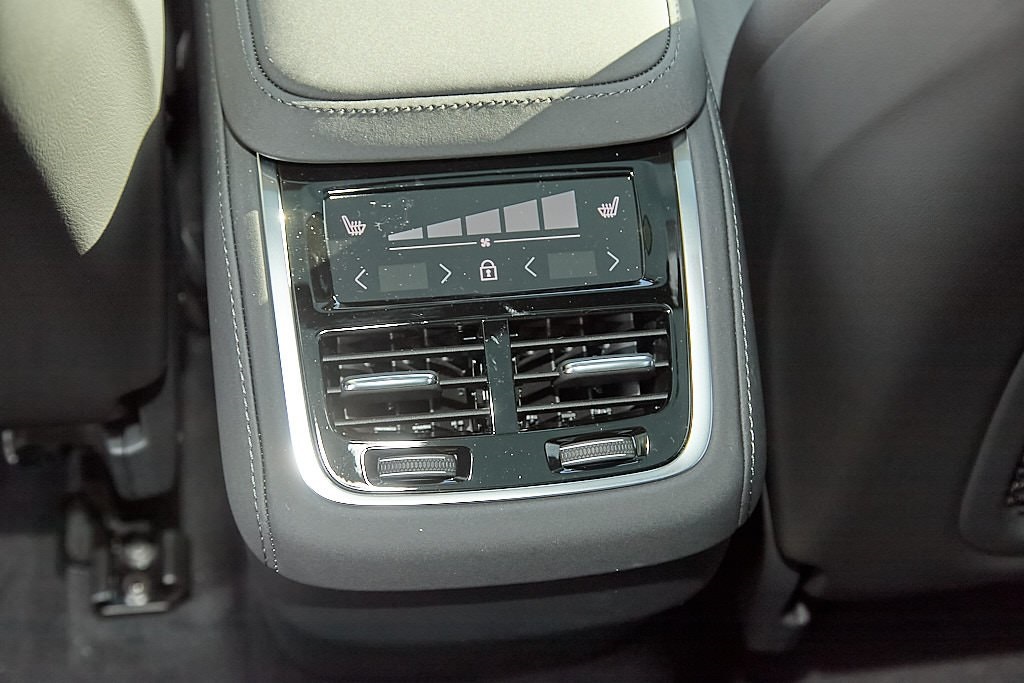 2026 VOLVO XC90 - Image 23