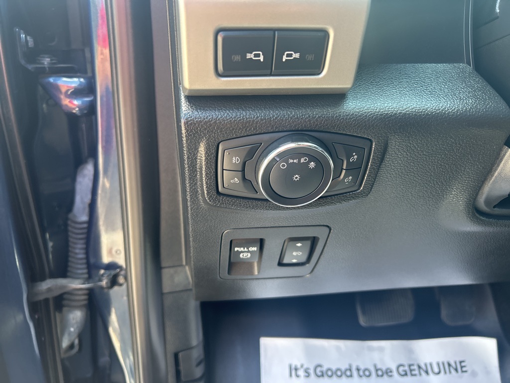 2020 Ford F-150 Lariat photo 12