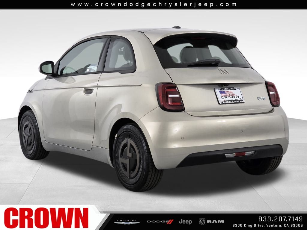 2025 Fiat 500e La Prima photo 5