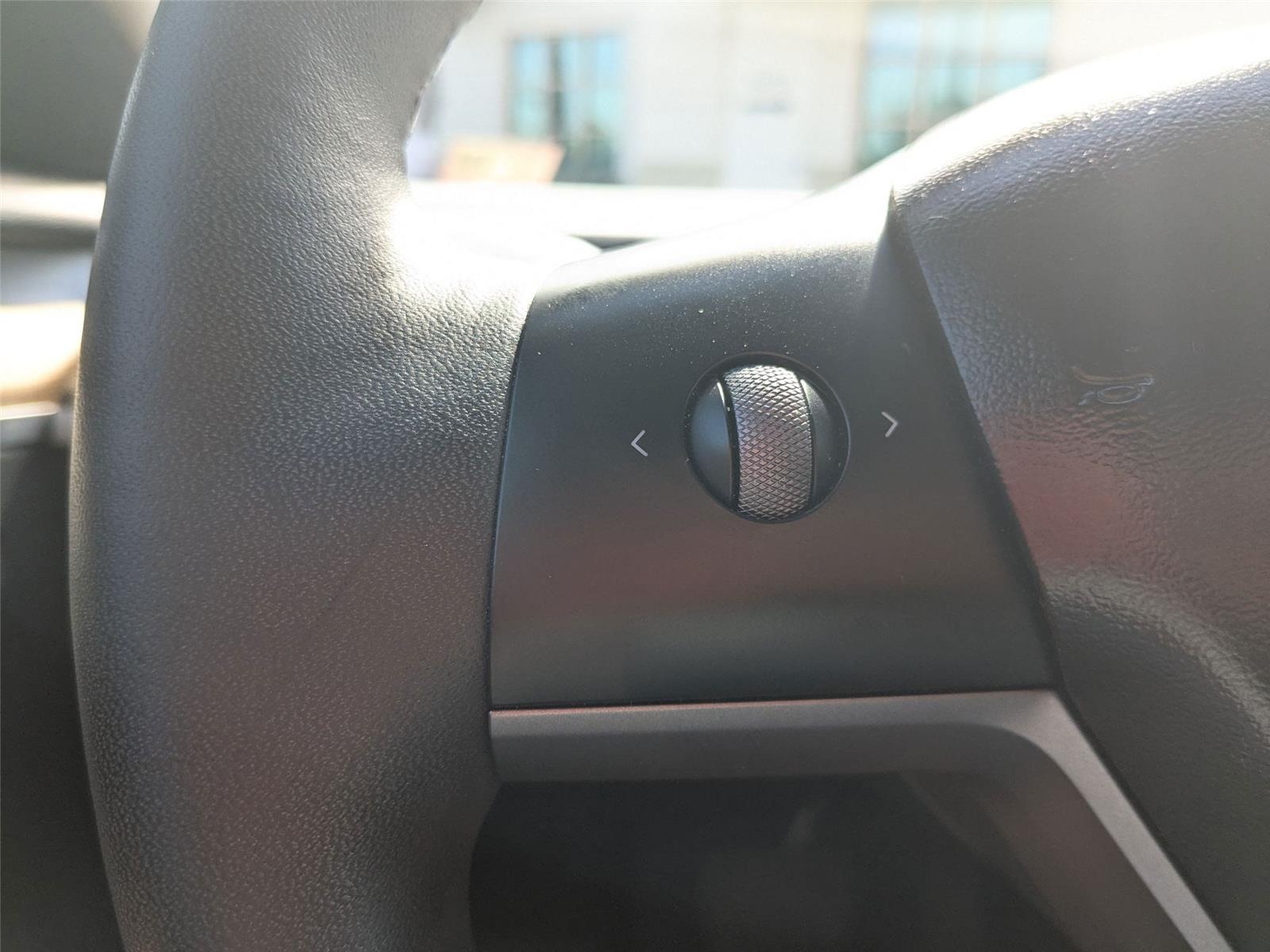 2021 Tesla Model 3 Standard Range Plus photo 15