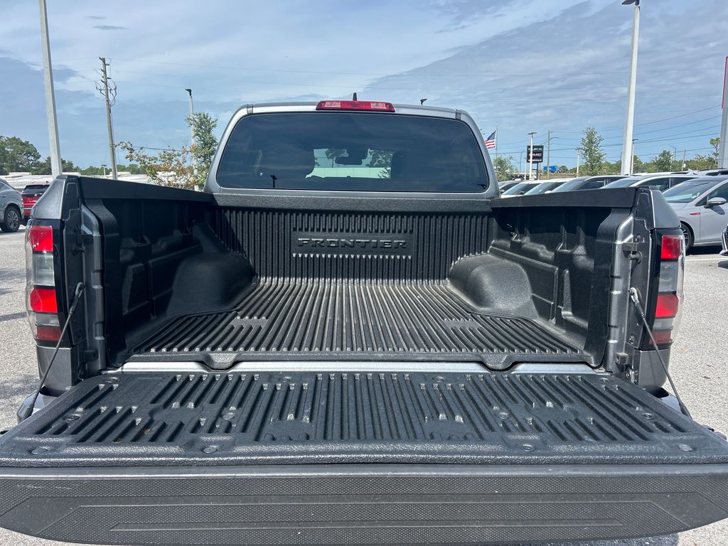2024 Nissan Frontier SV photo 7