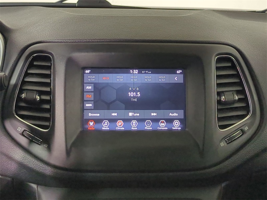 2020 Jeep Compass Latitude photo 18