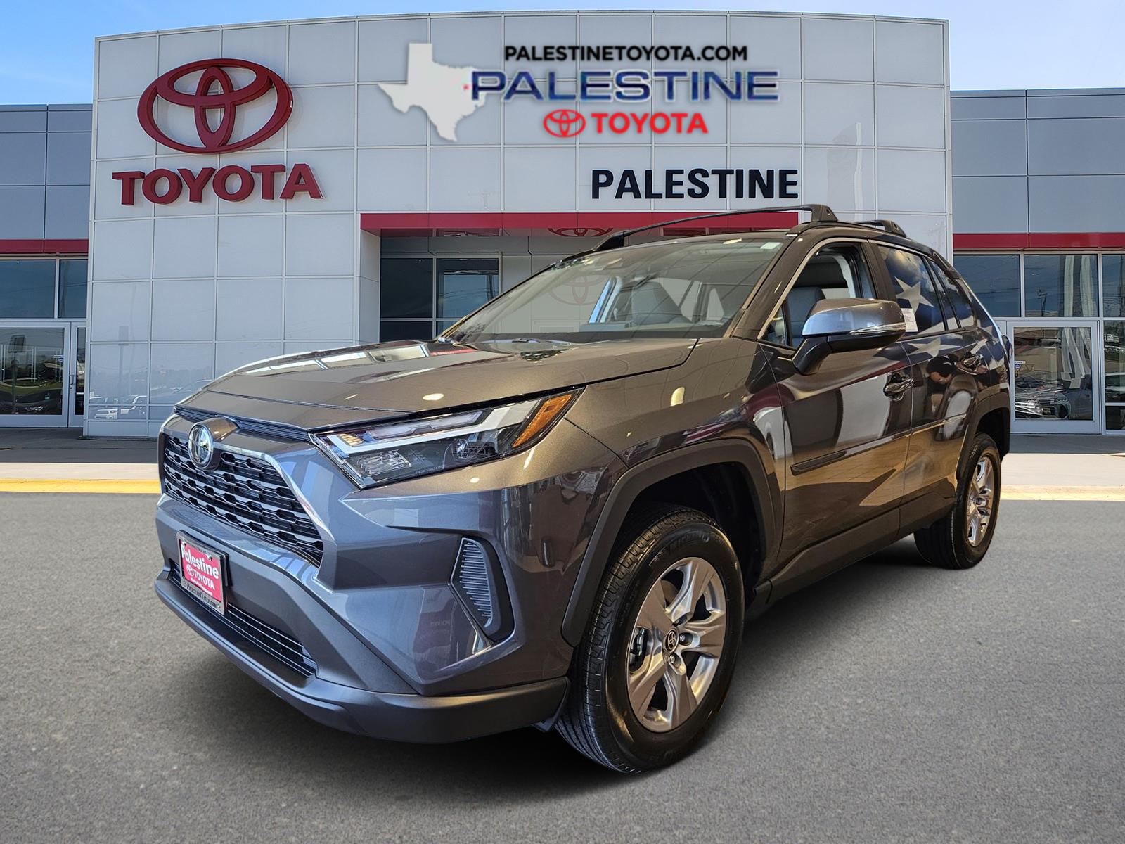 2025 Toyota RAV4 XLE's photo