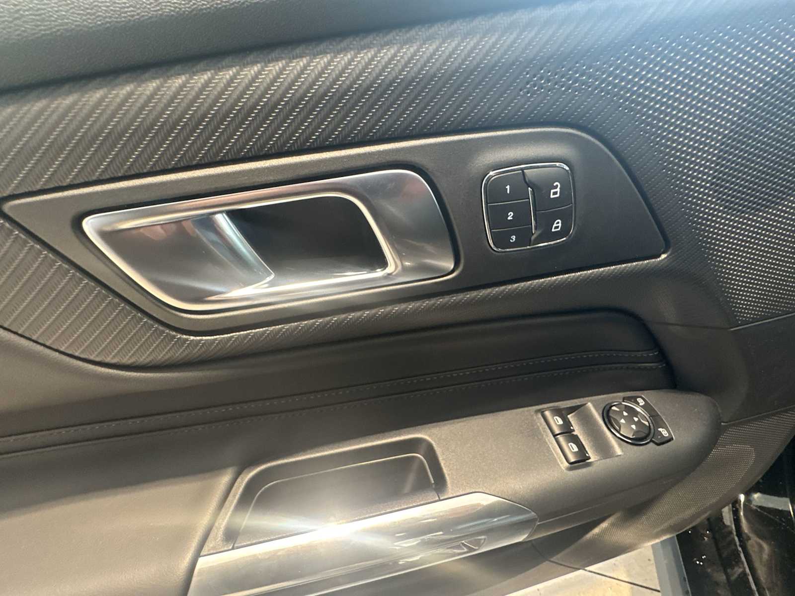 2025 Ford Mustang GT Premium photo 17
