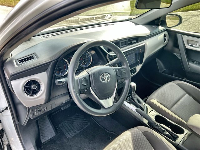 2017 Toyota Corolla LE photo 2