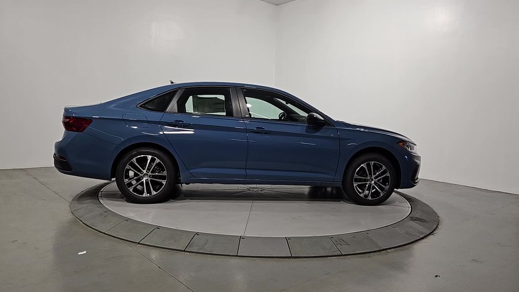 2025 Volkswagen Jetta 1.5T Sport photo 6