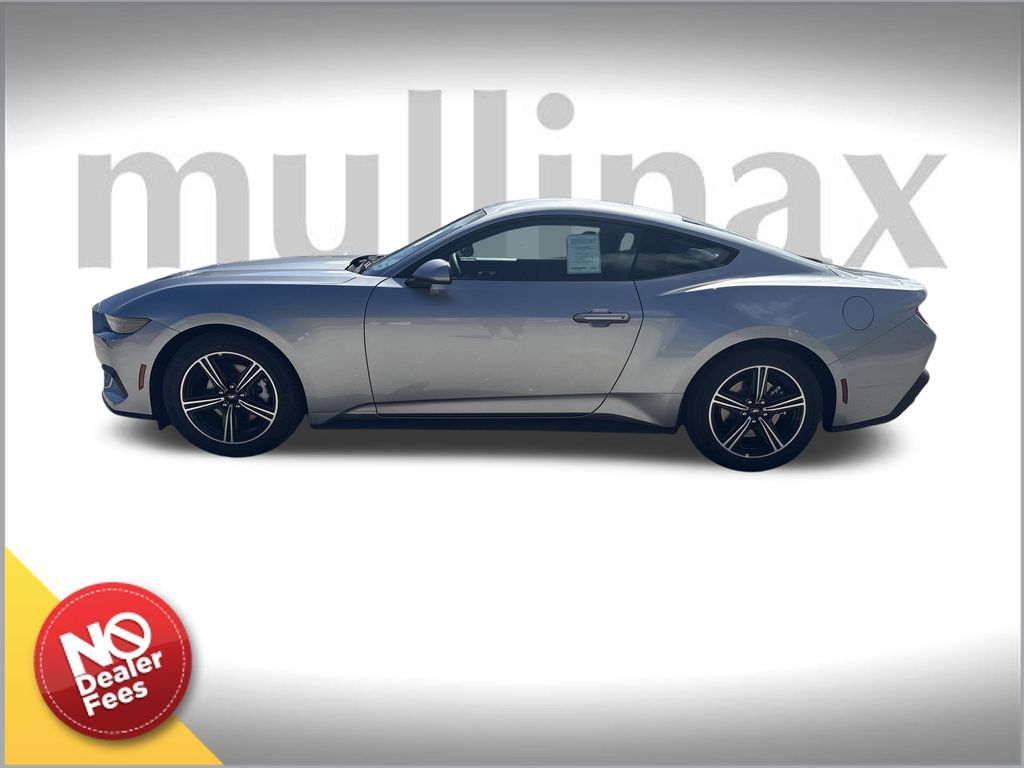 2025 Ford Mustang EcoBoost photo 2